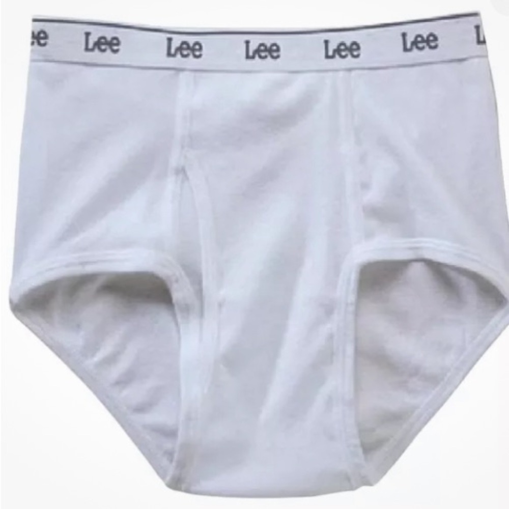 Lee men’s white 100% cotton briefs. . 6 (six) in a package. Size 38